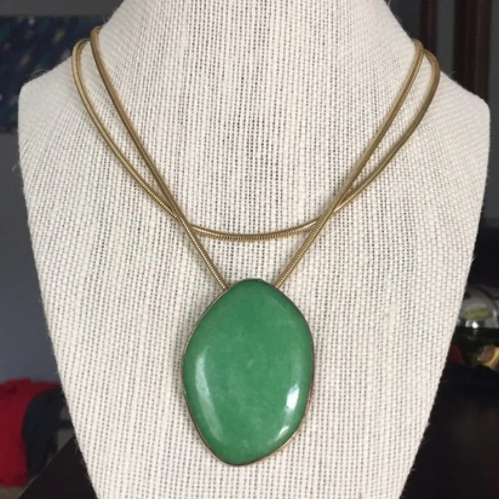 :: S&D Jade Green+Gold Serenity Stone Necklace Retired